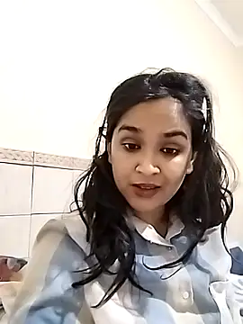 Snapshot of cute_indianxo chatting on January 8, 2026, 3:01 am cute indianxo online show from January 8, 2026, 3:01 am