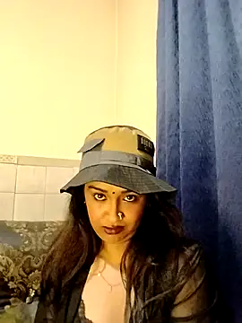 Snapshot of cute_indianxo chatting on April 17, 2026, 6:00 pm cute indianxo online show from April 17, 2026, 6:00 pm