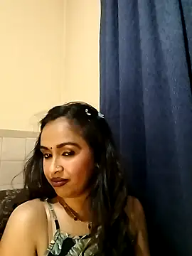 Snapshot of cute_indianxo chatting on April 28, 2026, 8:13 pm cute indianxo online show from April 28, 2026, 8:13 pm