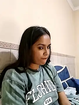 Snapshot of cute_indianxo chatting on January 17, 2026, 10:24 pm cute indianxo online show from January 17, 2026, 10:24 pm