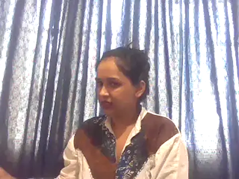 Snapshot of cute_indianxo chatting on October 16, 2025, 11:07 am cute indianxo online show from October 16, 2025, 11:07 am