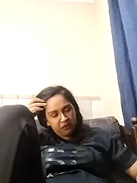 Snapshot of cute_indianxo chatting on March 1, 2026, 6:41 pm cute indianxo online show from March 1, 2026, 6:41 pm