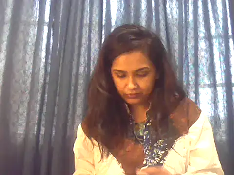 Snapshot of cute_indianxo chatting on October 17, 2025, 5:00 am cute indianxo online show from October 17, 2025, 5:00 am