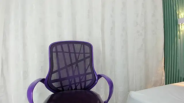 Shirly cooper  online show from November 20, 2025, 9:58 pm