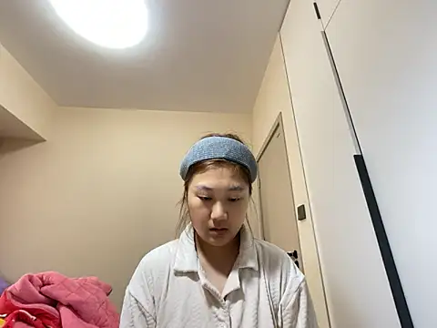 xena0501 online show from February 25, 2026, 9:31 am