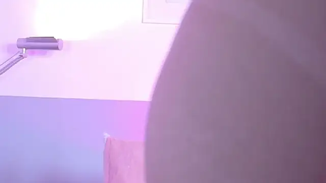 cutepetitee online show from February 27, 2026, 7:24 pm