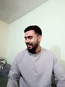 Maximiliano444 online show from September 29, 2025, 3:24 am