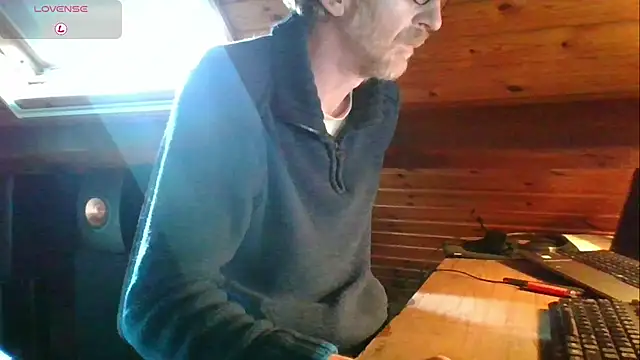 Snapshot of Vrenico-SC chatting on February 27, 2026, 2:17 pm Vrenico-SC online show from February 27, 2026, 2:17 pm