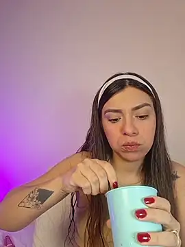 AmaiaSalvatore online show from October 25, 2025, 9:48 pm