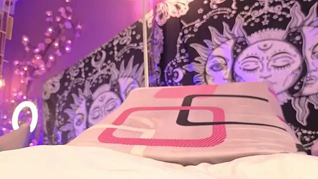 Gaia Gatex online show from December 17, 2025, 4:34 pm