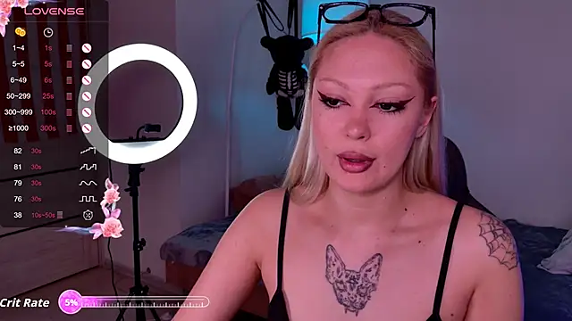 LeksaCandy online show from December 4, 2025, 3:16 am