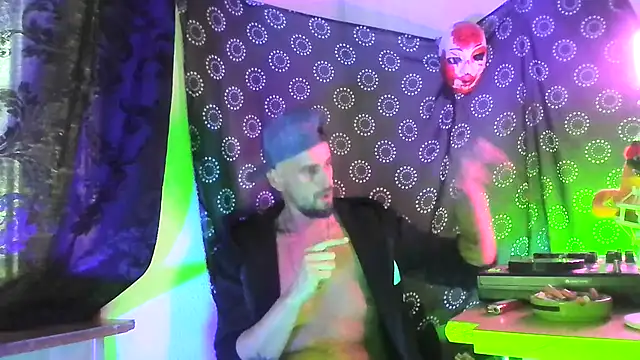 Snapshot of DjDiCKmannOnE chatting on February 8, 2026, 10:13 am DjDiCKmannOnE online show from February 8, 2026, 10:13 am