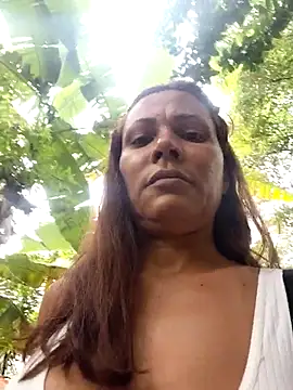 Snapshot of dyjaA chatting on February 8, 2026, 6:27 pm dyjaA online show from February 8, 2026, 6:27 pm