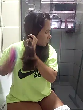 Snapshot of dyjaA chatting on December 17, 2025, 3:17 pm dyjaA online show from December 17, 2025, 3:17 pm