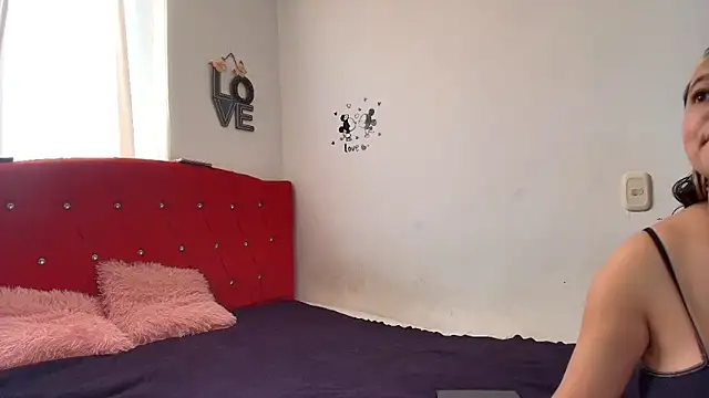 Snapshot of Husbands_Horny chatting on February 6, 2026, 1:29 pm Husbands Horny online show from February 6, 2026, 1:29 pm