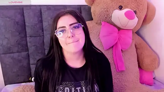 Snapshot of bellacruz3 chatting on February 24, 2026, 11:27 pm bellacruz3 online show from February 24, 2026, 11:27 pm