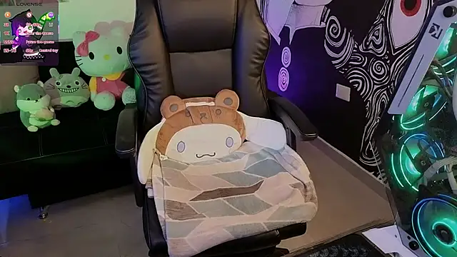 Yuhwan  online show from November 10, 2025, 7:19 pm