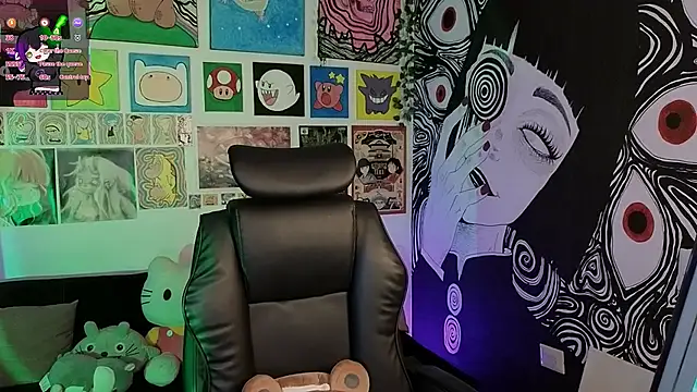 Yuhwan  online show from November 14, 2025, 9:51 pm