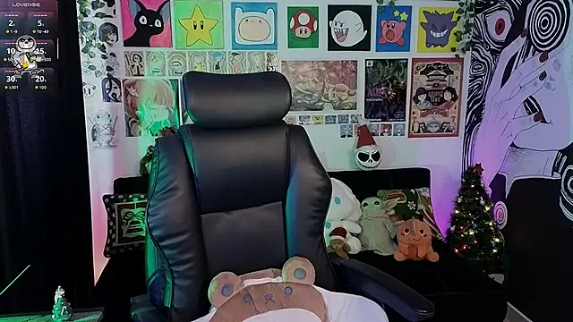 Yuhwan  online show from December 22, 2025, 3:34 pm