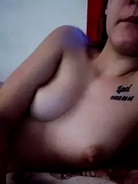 Themaskedgirl21 online show from December 22, 2025, 11:32 am