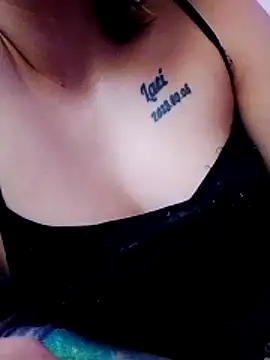 Snapshot of Themaskedgirl21 chatting on February 25, 2026, 1:44 pm Themaskedgirl21 online show from February 25, 2026, 1:44 pm