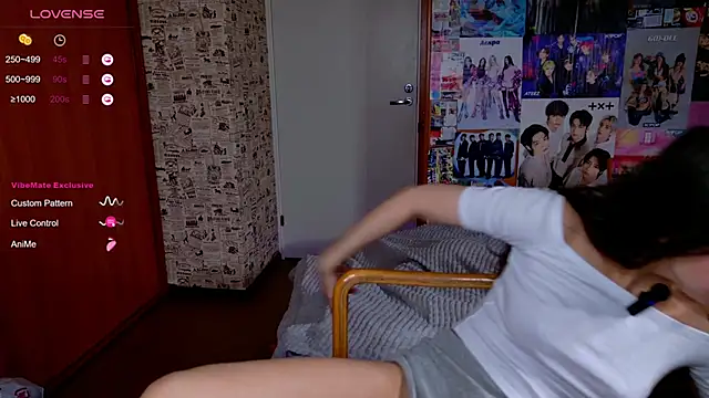 LucyRose3 online show from November 4, 2025, 3:43 am