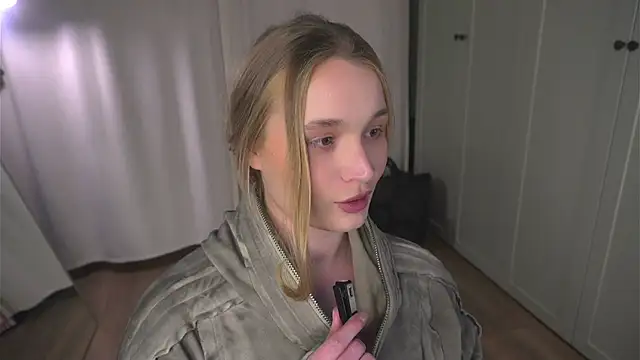 lisa schiele online show from March 22, 2026, 8:21 pm