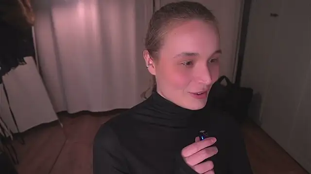 lisa schiele online show from March 19, 2026, 8:09 pm