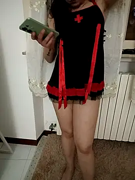 alicepavia22 online show from February 7, 2026, 9:45 pm