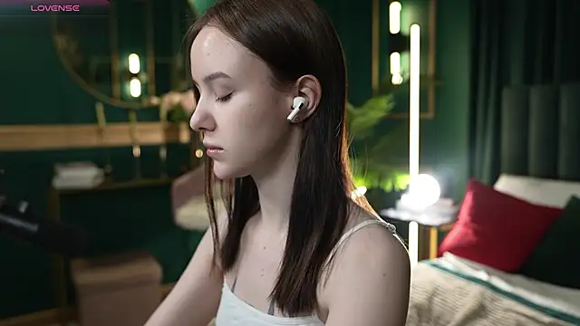 MarySparkle online show from March 11, 2026, 4:39 am