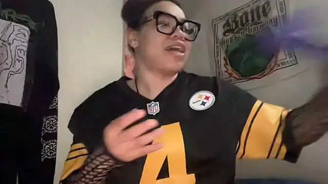 Snapshot of zahrabliss chatting on February 8, 2026, 8:28 pm zahrabliss online show from February 8, 2026, 8:28 pm