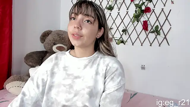 Snapshot of emma_grays2 chatting on September 12, 2025, 5:40 am emma grays2 online show from September 12, 2025, 5:40 am