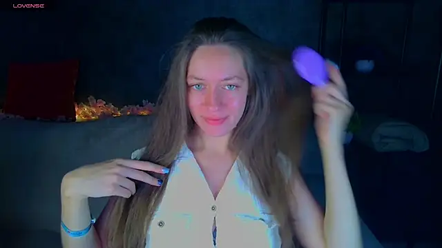 Agnes Wells online show from July 13, 2026, 1:16 am
