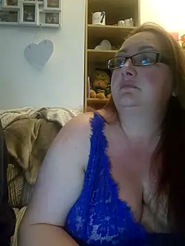 Luscious-LucyXX online show from April 30, 2026, 8:05 pm