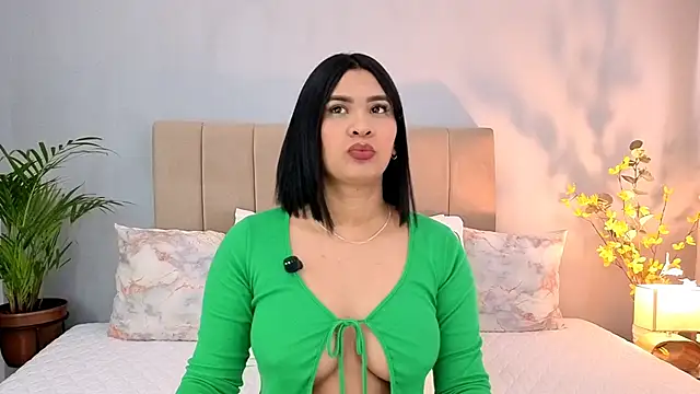 Penelophe01 online show from February 12, 2026, 6:51 pm