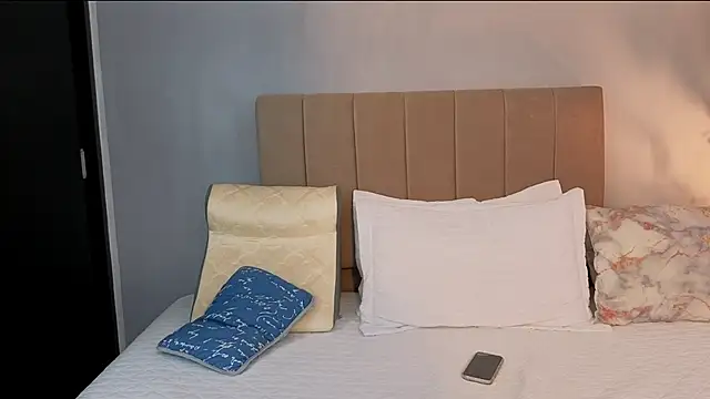 Penelophe01 online show from March 12, 2026, 6:56 pm