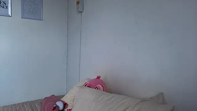 Penelophe01 online show from February 15, 2026, 7:02 pm