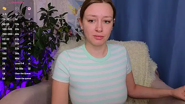 Snapshot of evashiny_ chatting on February 5, 2026, 3:13 am evashiny online show from February 5, 2026, 3:13 am