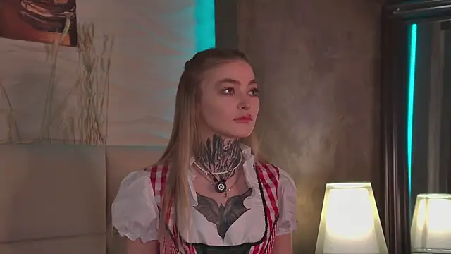 Snapshot of AriWild chatting on September 27, 2025, 5:13 am AriWild online show from September 27, 2025, 5:13 am