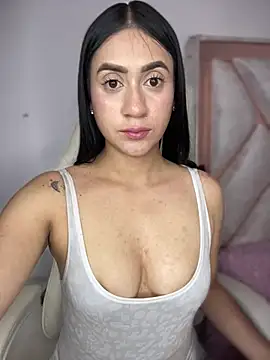 Snapshot of isabela_l chatting on March 8, 2026, 3:21 am isabela l online show from March 8, 2026, 3:21 am