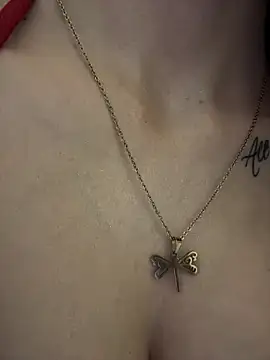 Anita-vega online show from November 9, 2025, 7:51 pm