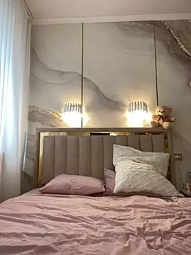 TiffaNoel online show from July 21, 2026, 1:56 pm