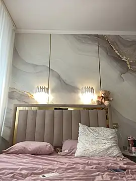 TiffaNoel online show from July 22, 2026, 1:57 pm