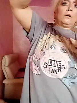 SquirtMilf00 online show from February 16, 2026, 3:16 am