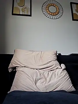 mojaymort online show from September 23, 2025, 2:57 pm