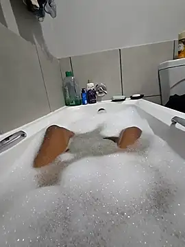 mojaymort online show from October 2, 2025, 6:33 pm