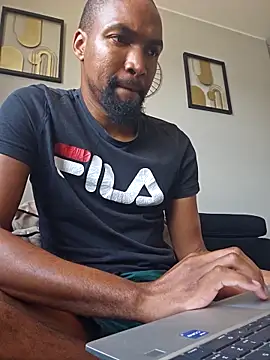 mojaymort online show from October 15, 2025, 10:12 am