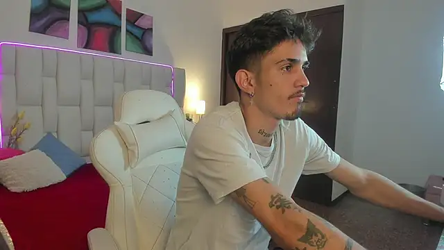 nextboywell1 online show from April 10, 2026, 3:02 am