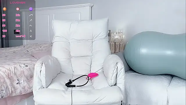 Snapshot of B-Yaya chatting on October 1, 2025, 3:49 pm B-Yaya online show from October 1, 2025, 3:49 pm