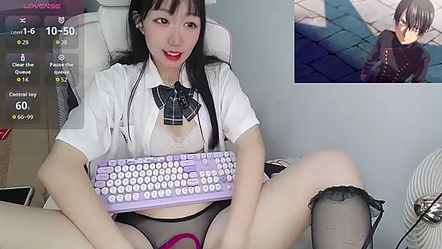 Angela-AMY online show from October 17, 2025, 3:32 am